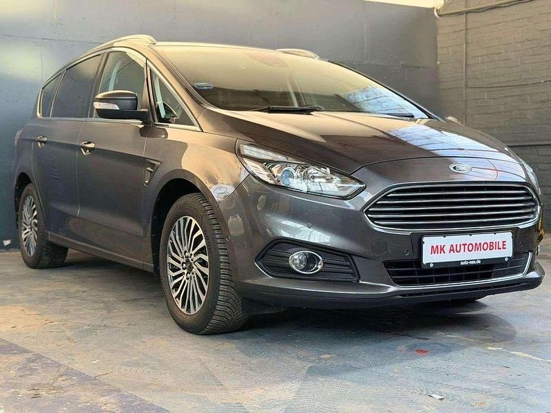 Gebraucht Ford S-MAX Titanium 165 PS (121 kW) 2019 Magneticgrau Van / Kleinbus