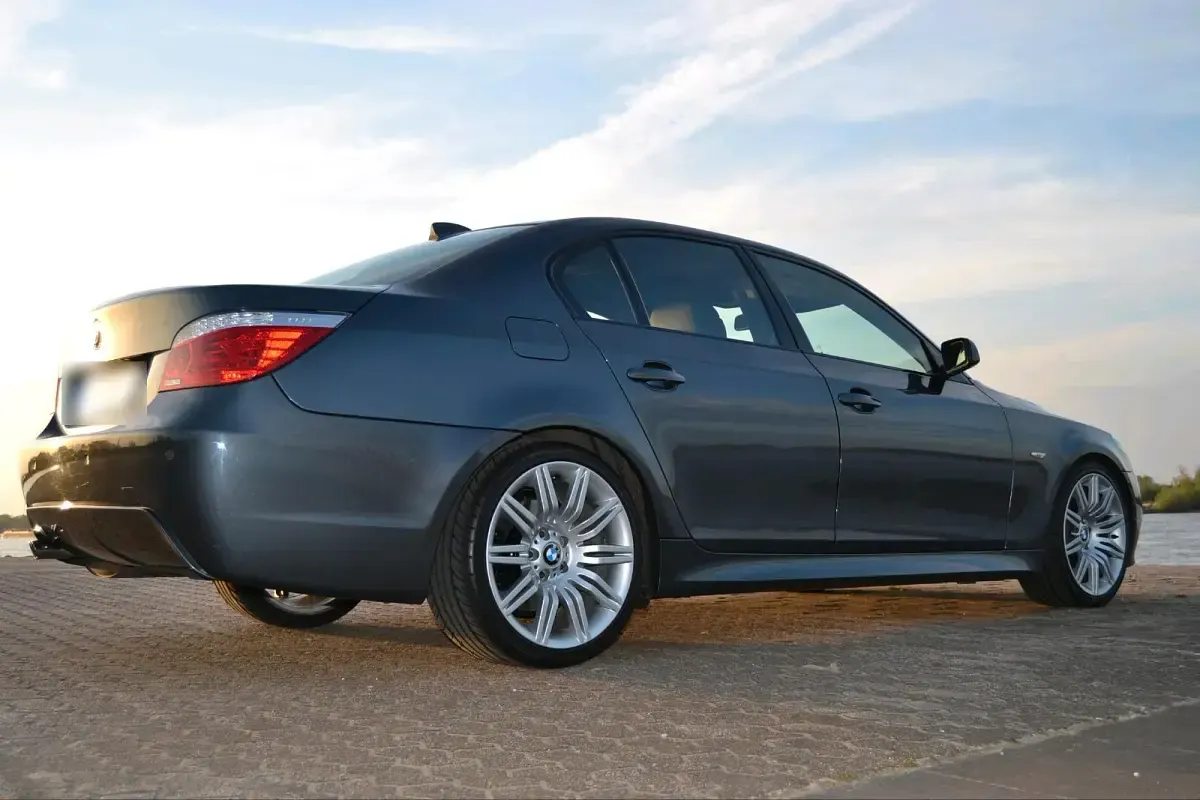 Gebraucht BMW 530 Performance 235 PS (172 kW) 2007 Grau Limousine