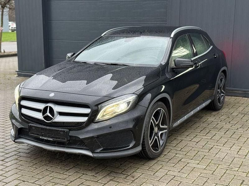 Gebraucht Mercedes GLA200 AMG line 156 PS (114 kW) 2015 Schwarz SUV