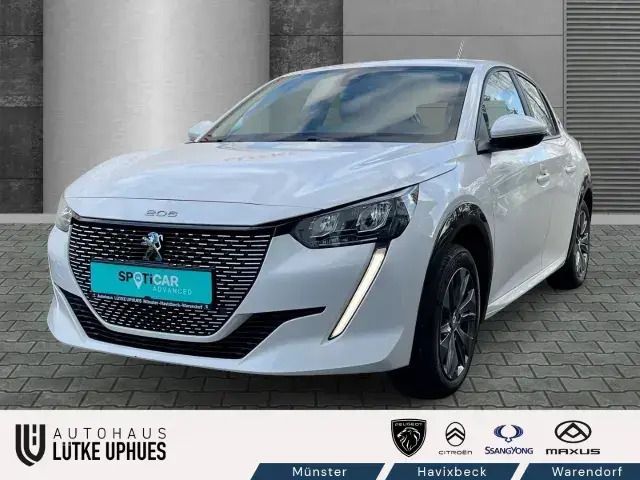 Lack weiss banquise/typ aussen Gebraucht 2021 Peugeot e-208 Active Kleinwagen | 14.900 € (Fairer Preis) - Bild 1/4