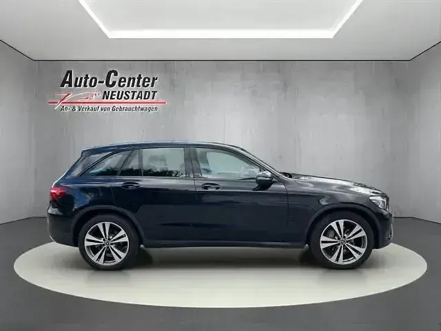 Gebraucht Mercedes GLC350 258 PS (189 kW) 2018 Schwarz SUV
