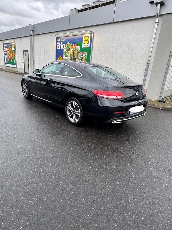 Schwarz Gebraucht 2015 Mercedes C250 Coupé | 20.500 € (Fairer Preis) - Bild 1/4