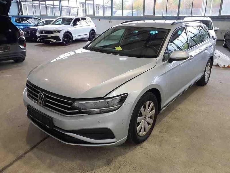 Silber Gebraucht 2022 VW Passat Kombi | 14.990 € (Superpreis) - Bild 1/4