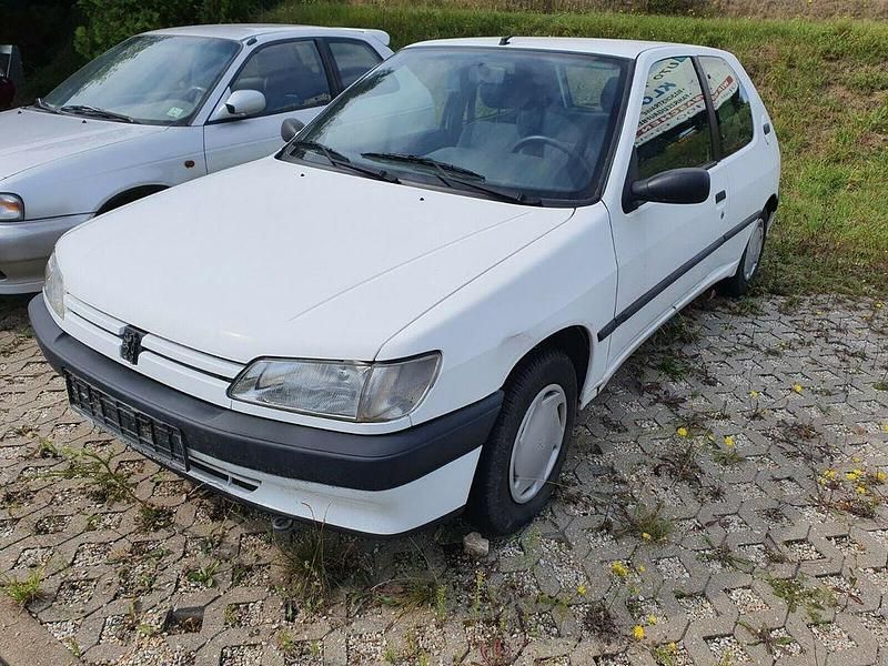 Gebraucht Peugeot 306 75 PS (55 kW) 1994 Weiß Limousine