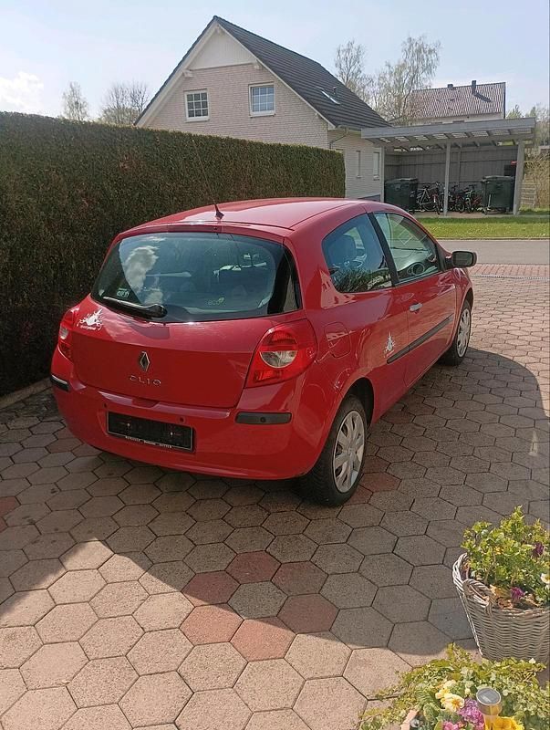 Gebraucht Renault Clio III 75 PS (55 kW) 2008 Rot Kleinwagen
