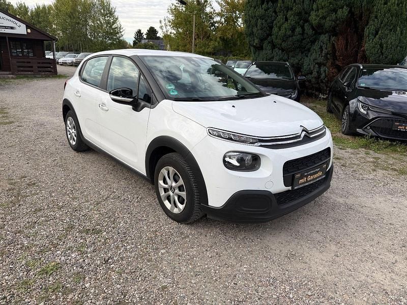 Weiß Gebraucht 2018 Citroën C3 Feel Kleinwagen | 6.900 € (Guter Preis) - Bild 1/4