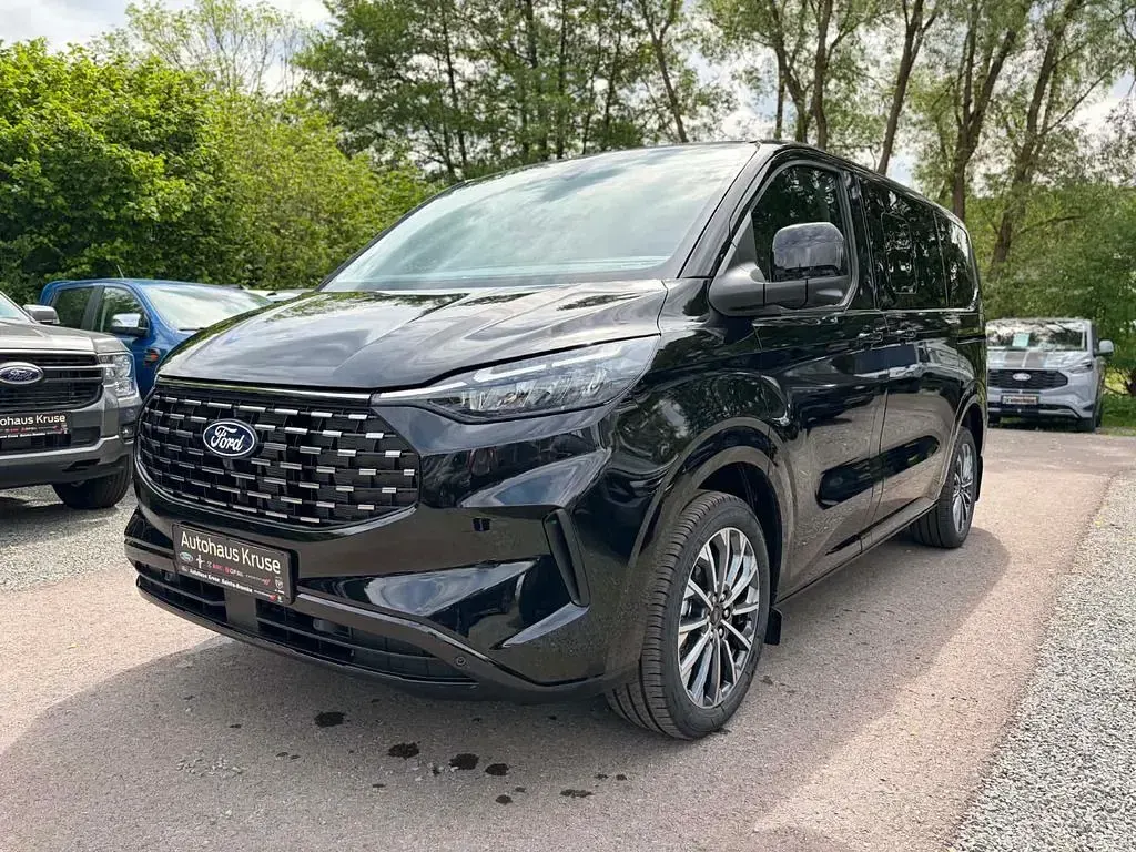 Neu Ford Tourneo 170 PS (125 kW) 2026 Schwarz Van / Kleinbus