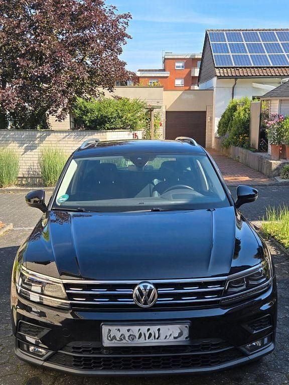Schwarz Gebraucht 2019 VW Tiguan IQ Drive SUV | 26.800 € (Fairer Preis) - Bild 1/4