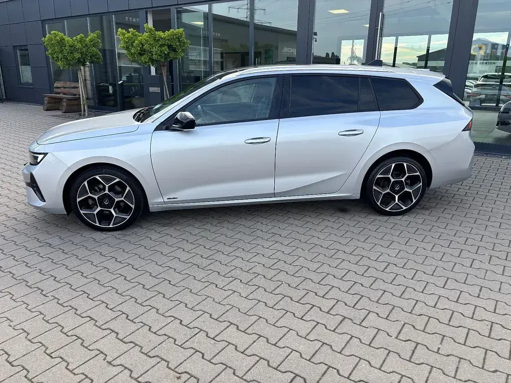 Gebraucht Opel Astra Ultimate 131 PS (96 kW) 2024 Grau Kleinwagen
