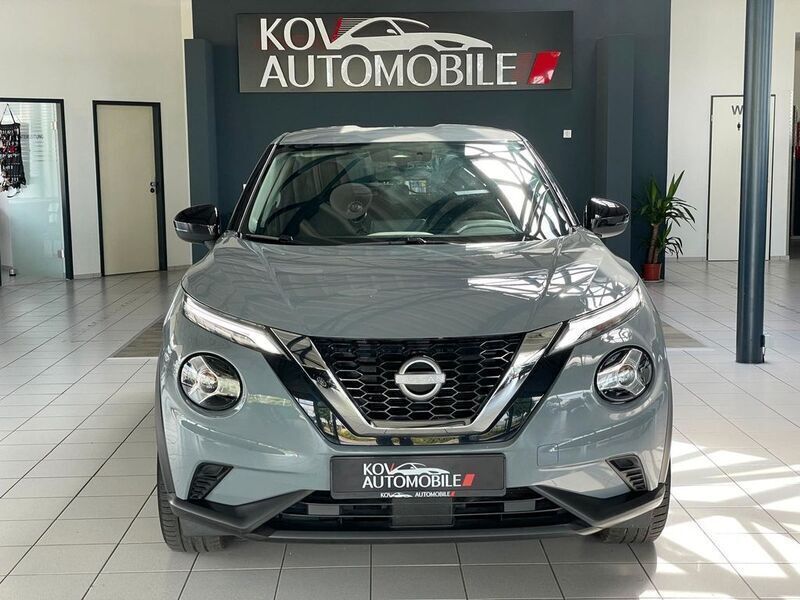 Grau Gebraucht 2024 Nissan Juke Acenta SUV | 15.900 € (Superpreis) - Bild 1/4