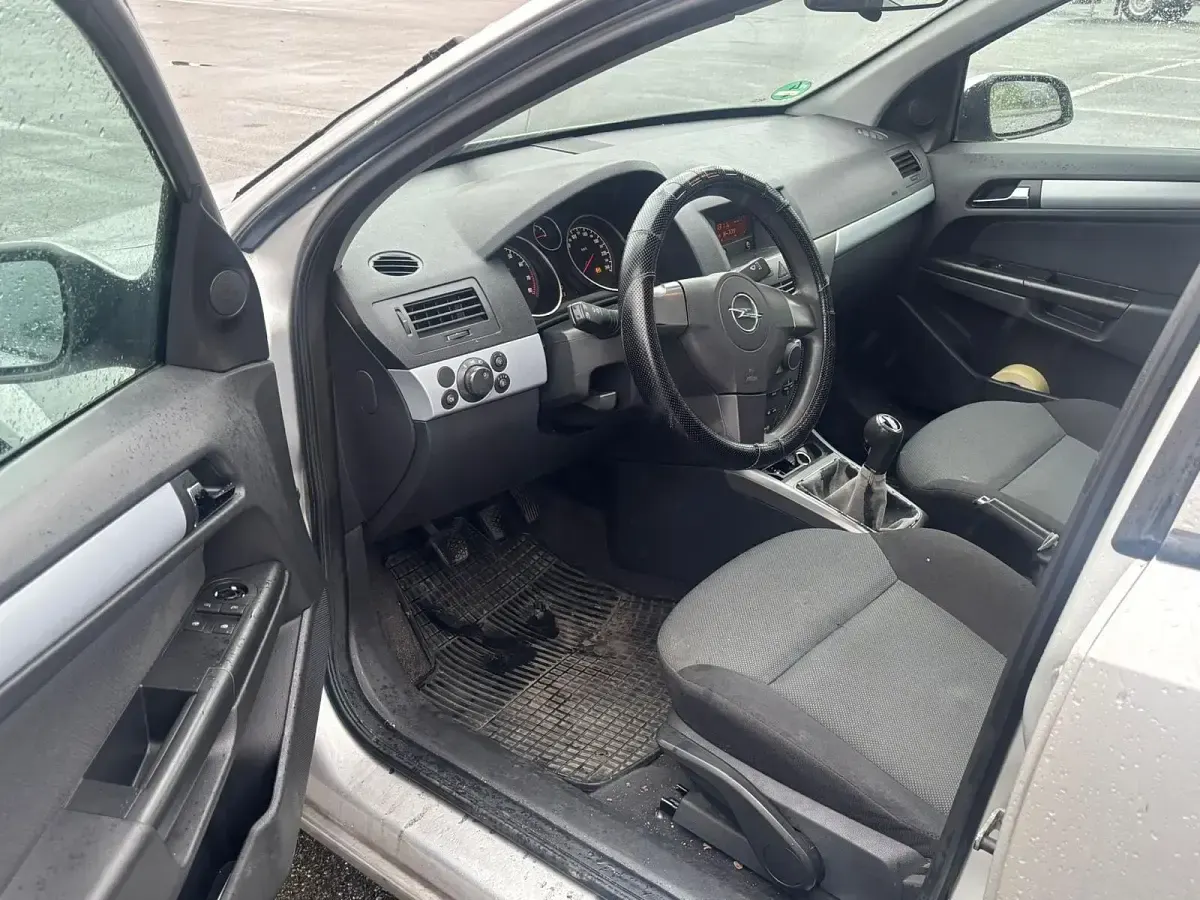 Gebraucht Opel Astra 120 PS (88 kW) 2006 Silber Kombi