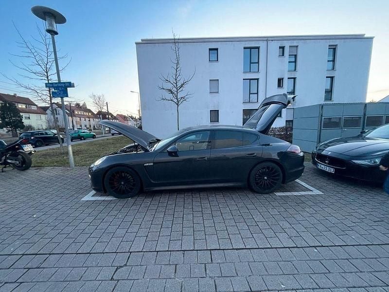 Gebraucht Porsche Panamera 4S 400 PS (294 kW) 2012 Grau Limousine