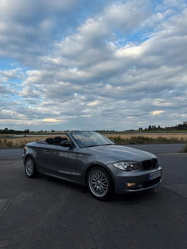 Grau Gebraucht 2010 BMW 118 Cabriolet Cabrio | 5.750 € (Guter Preis) - Bild 1/4