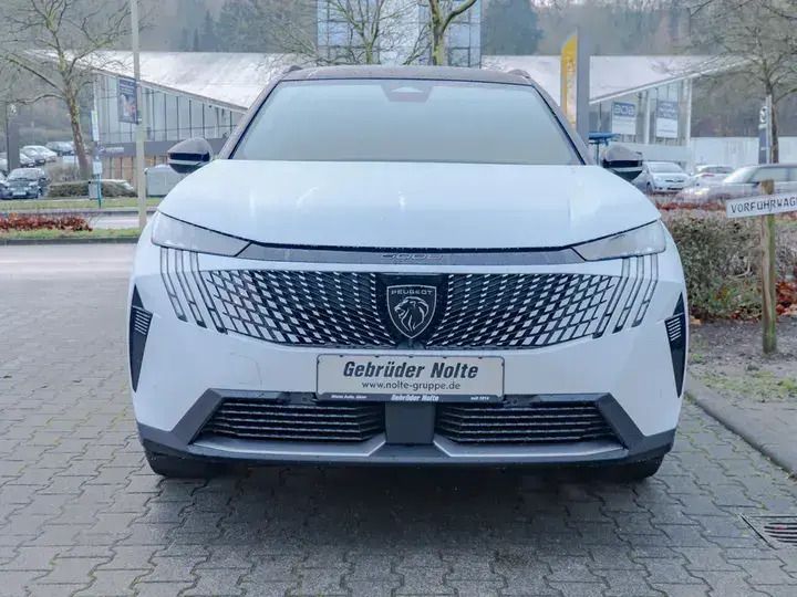 Neu Peugeot 5008 GT 136 PS (100 kW) 2025 Weiss SUV