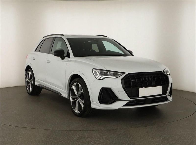 Gletscherweiß metallic (metallic) Gebraucht 2023 Audi Q3 S-Line SUV | 43.198 € (Etwas zu teuer) - Bild 1/4