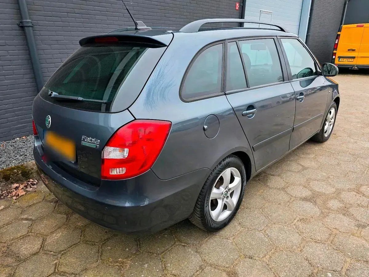 Gebraucht Skoda Fabia 90 PS (66 kW) 2010 Grau Kombi
