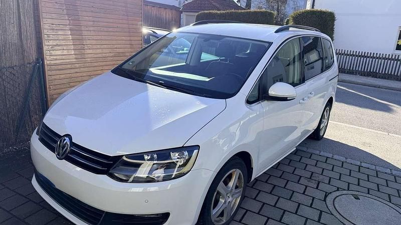 Gebraucht VW Sharan Comfortline 150 PS (110 kW) 2016 Weiß Van / Kleinbus