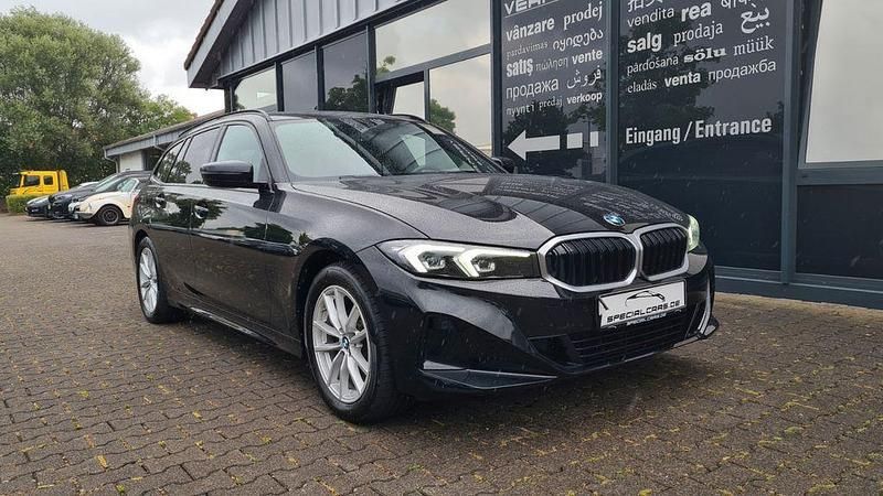 Schwarz Gebraucht 2023 BMW 318 Sport Line Kombi | 27.990 € (Fairer Preis) - Bild 1/4