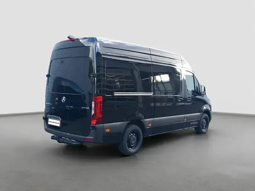 Używany Mercedes Sprinter 170 KM (125 kW) 2025 Czarny Van