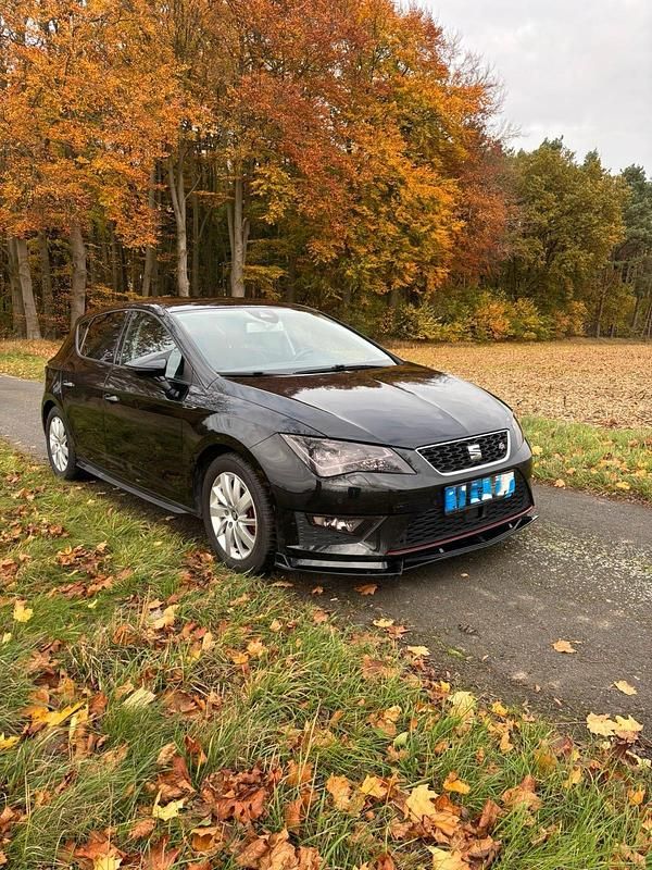 Schwarz Gebraucht 2015 Seat Leon FR Limousine | 11.900 € - Bild 1/4