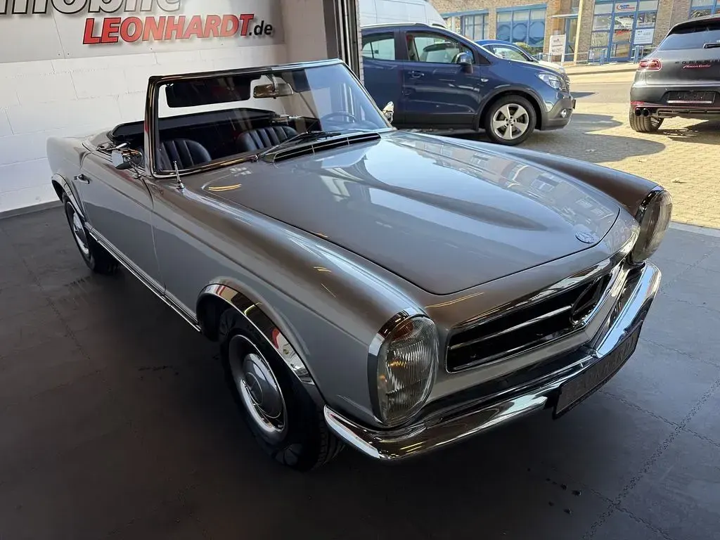 Gebraucht Mercedes 230 120 PS (88 kW) 1964 Silber Cabrio