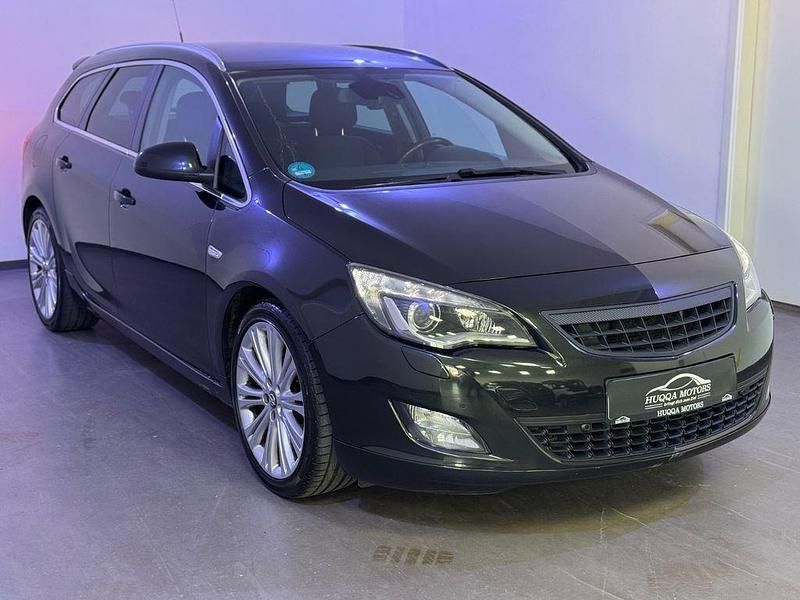 Gebraucht Opel Astra Sport 179 PS (131 kW) 2011 Schwarz Kombi