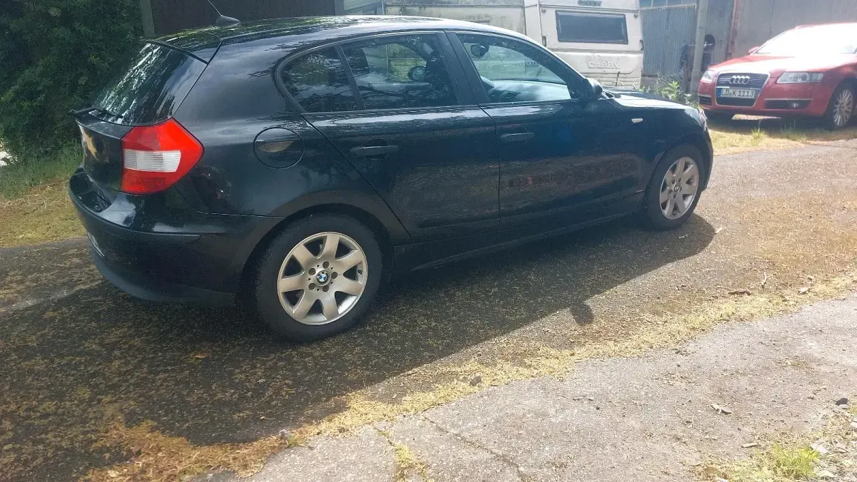 Gebraucht BMW 116 116 PS (85 kW) 2005 Schwarz Kleinwagen