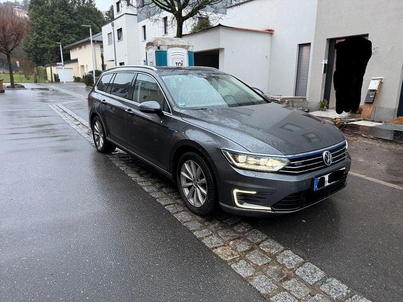 Gebraucht VW Passat GTE 218 PS (160 kW) 2017 Grau Kombi