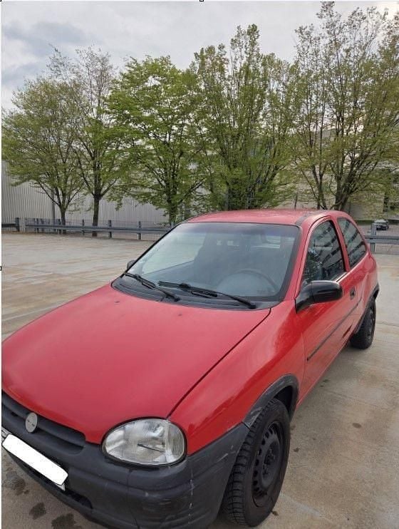 Second-hand Opel Corsa 45 CP (33 kW) 1994 Roșu Hatchback