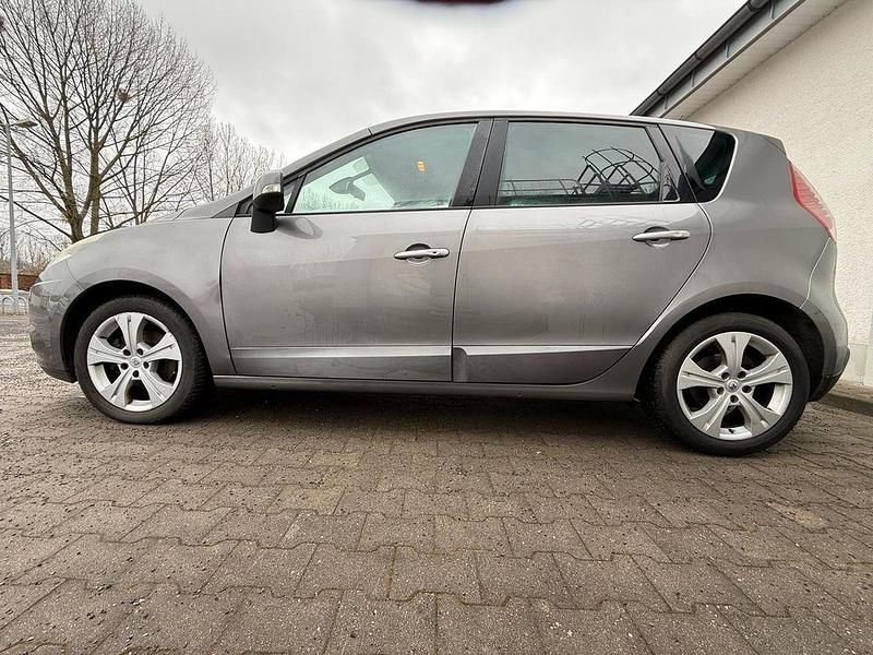 Gebraucht Renault Scénic III Dynamique 131 PS (96 kW) 2009 Grau Van / Kleinbus