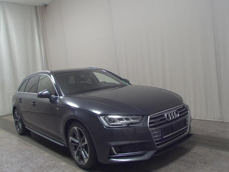 Second-hand Audi A4 S-Line 218 CP (160 kW) 2018 Gri Break
