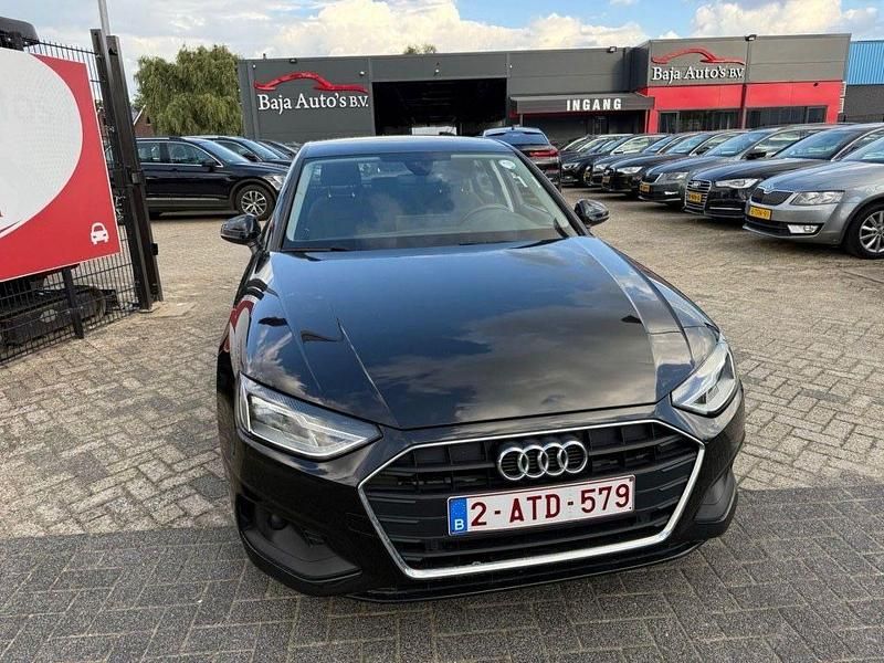 Gebraucht Audi A4 Basis 136 PS (100 kW) 2021 Schwarz Limousine