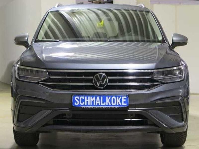 Platinum gray Gebraucht 2023 VW Tiguan Allspace Move SUV | 35.550 € (Fairer Preis) - Bild 1/4