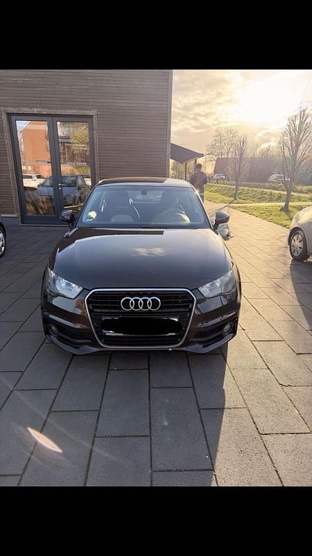 Gebraucht Audi A1 Design 105 PS (77 kW) 2010 Braun Kleinwagen