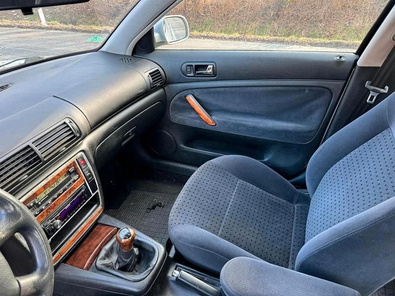 Gebraucht VW Passat 125 PS (91 kW) 1997 Silber Limousine