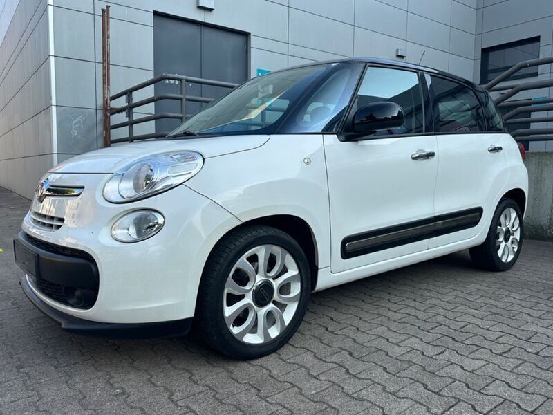 Weiß Gebraucht 2014 Fiat 500L Pop Star Van / Kleinbus | 7.490 € (Fairer Preis) - Bild 1/4
