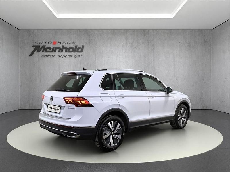 Gebraucht VW Tiguan Elegance 245 PS (180 kW) 2022 Weiß SUV