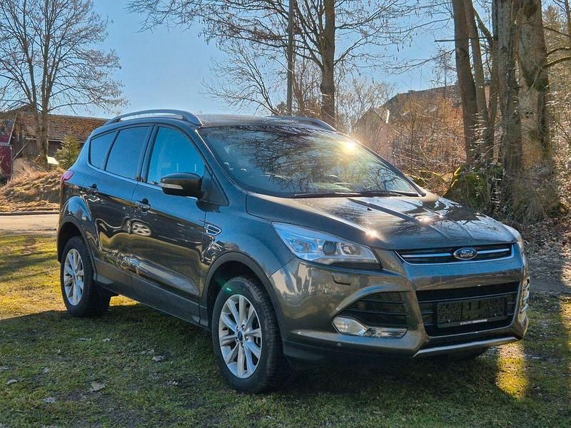 Gebraucht Ford Kuga Titanium 182 PS (133 kW) 2016 Magneticgrau (metallic) SUV