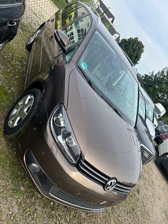 Grau Gebraucht 2014 VW Touran Life Van / Kleinbus | 5.300 € (Superpreis) - Bild 1/4