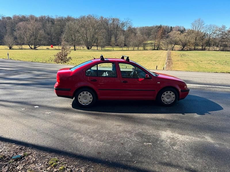 Gebraucht VW Bora 75 PS (55 kW) 2002 Rot Limousine
