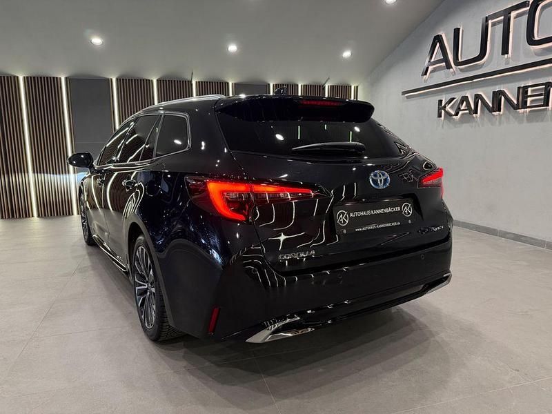 Gebraucht Toyota Corolla Team 196 PS (144 kW) 2024 Schwarz Kombi