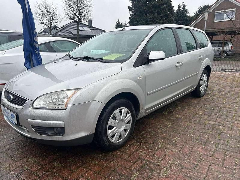 Gebraucht Ford Focus Style 101 PS (74 kW) 2007 Silber Limousine