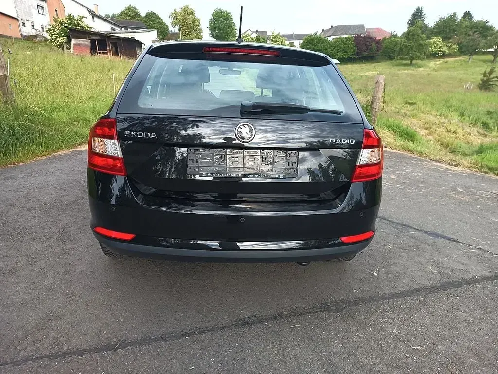 Gebraucht Skoda Rapid Active 90 PS (66 kW) 2017 Schwarz Kleinwagen