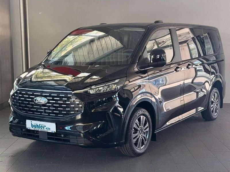 Obsidianschwarz metallic Gebraucht 2024 Ford Tourneo Titanium Kombi | 52.990 € (Fairer Preis) - Bild 1/4