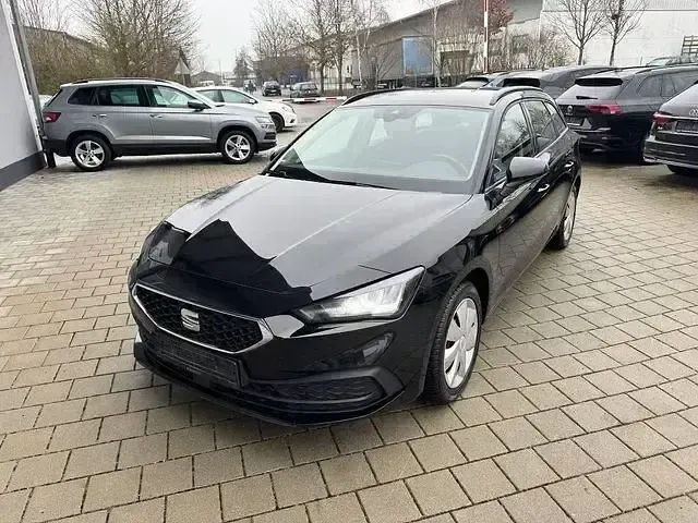 Używany Seat Leon Style 116 KM (85 kW) 2023 Czarny Kombi