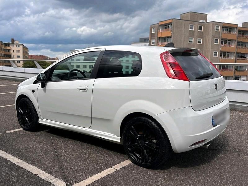 Weiß Gebraucht 2008 Fiat Punto Kleinwagen | 1.250 € (Fairer Preis) - Bild 1/4