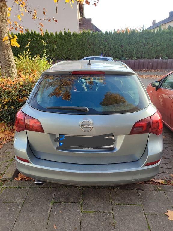 Silber Gebraucht 2011 Opel Astra Sport Kombi | 3.200 € (Superpreis) - Bild 1/4