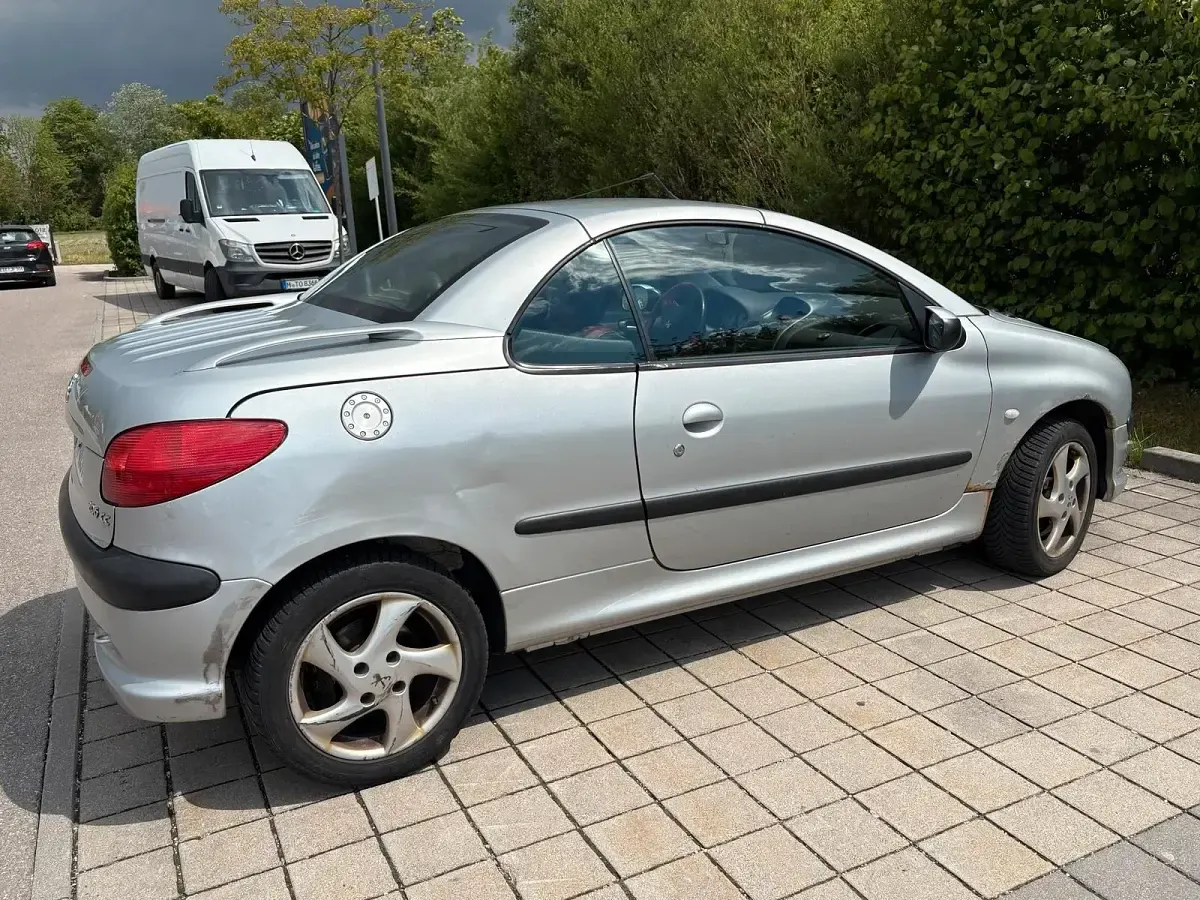 Gebraucht Peugeot 206 CC 109 PS (80 kW) 2002 Grau Cabrio