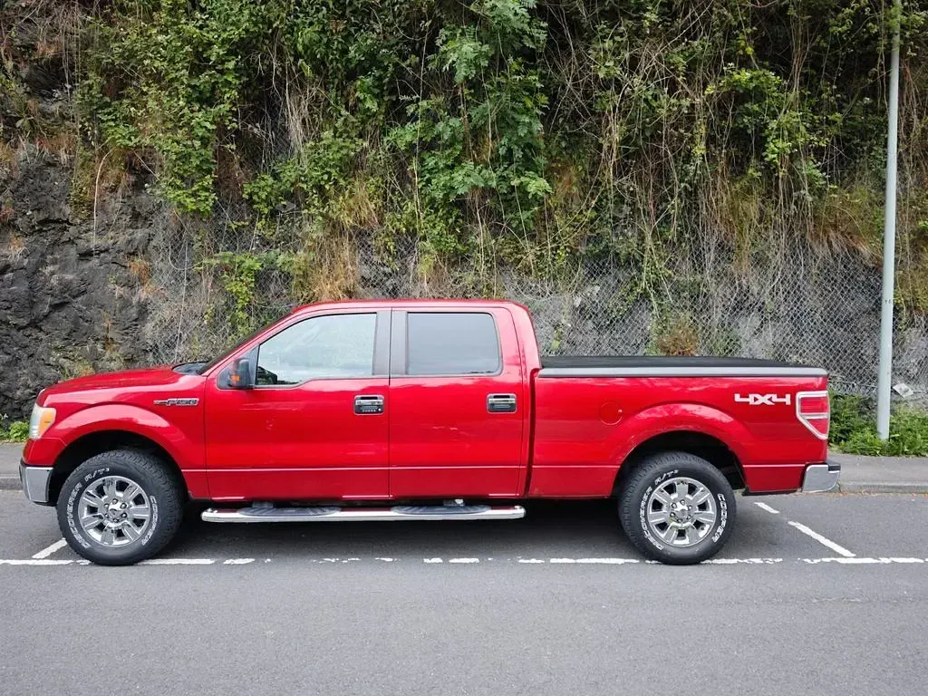 Gebraucht Ford V8 XLT 305 PS (224 kW) 2010 Rot SUV
