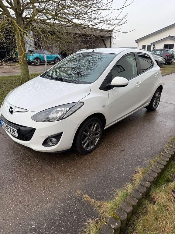 Gebraucht Mazda 2 Center-Line 84 PS (61 kW) 2012 Weiß Kleinwagen